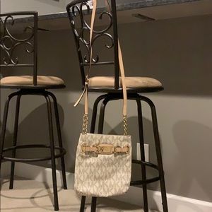 Crossbody purse